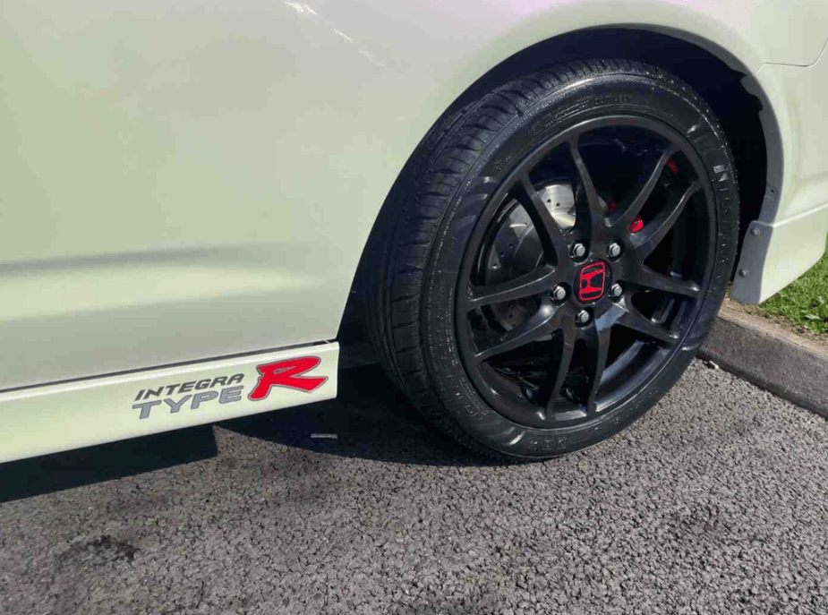 Give Your Vehicle a New Lease of Life with Vehicle Resprays in Telford