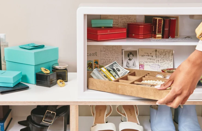 Choosing a Jewelry Safe for Secure Home Storage