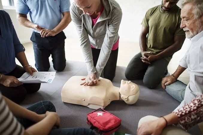 Essential First Aid Skills Everyone Should Know for Everyday Emergencies