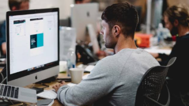 How to Decide Between an Internship and an Entry Level Job