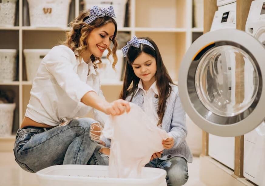 The Working Parent’s Guide to Managing Family Laundry in UAE
