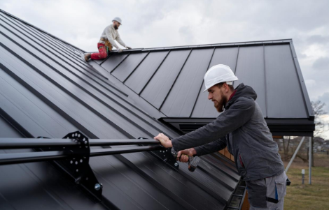 Metal Roof Installation in Central Coast: Choosing the Right Roofing Material